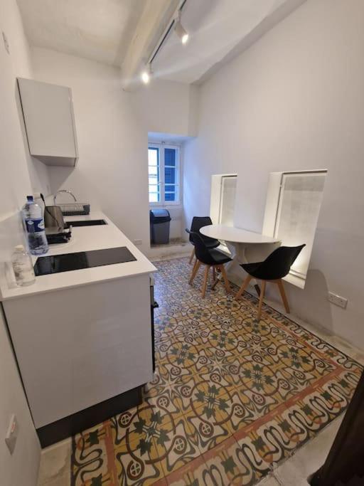 No 60, 2Nd Floor, Centrally Located, Fully Equipped Studio Apt Il-Furjana Exterior photo