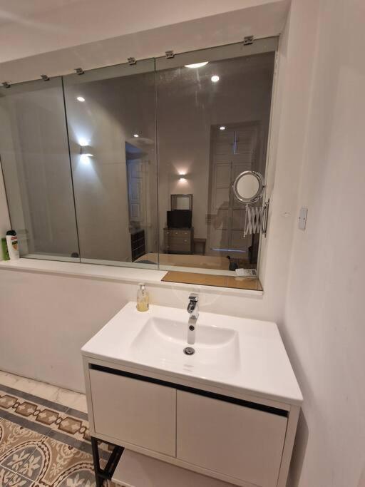 No 60, 2Nd Floor, Centrally Located, Fully Equipped Studio Apt Il-Furjana Exterior photo